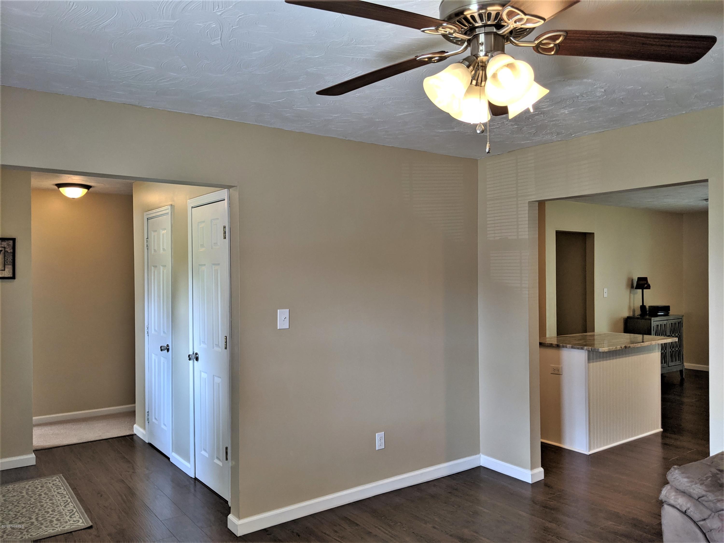 521 Cardinal Road Jacksonville, NC 28546 - Photo 8 of 35 Entry 2