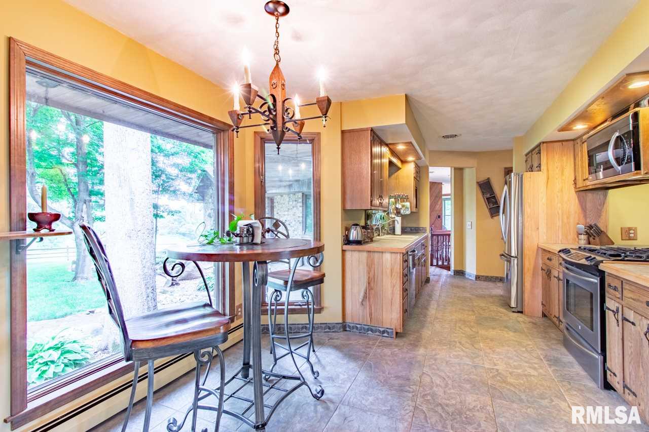 22272 Hirstein Road Morton, IL 61550 - Photo 8 of 36 Gallery Image 8