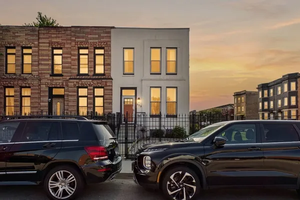 $515,000 | 625 South Campbell Avenue, Chicago, IL 60612