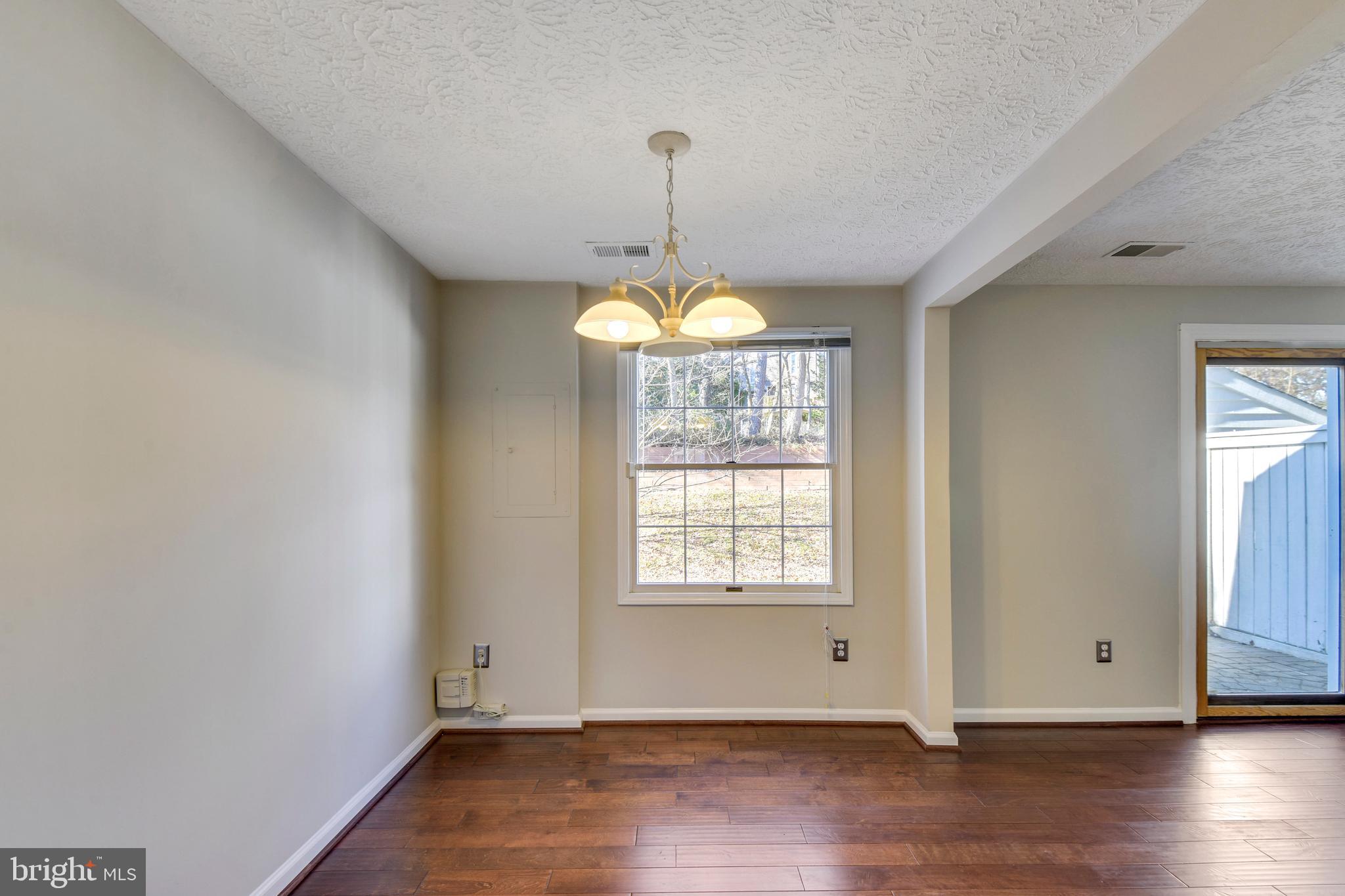 1531 Poplar Grove Drive Reston, VA 20194 - Photo 11 of 36 Dining room