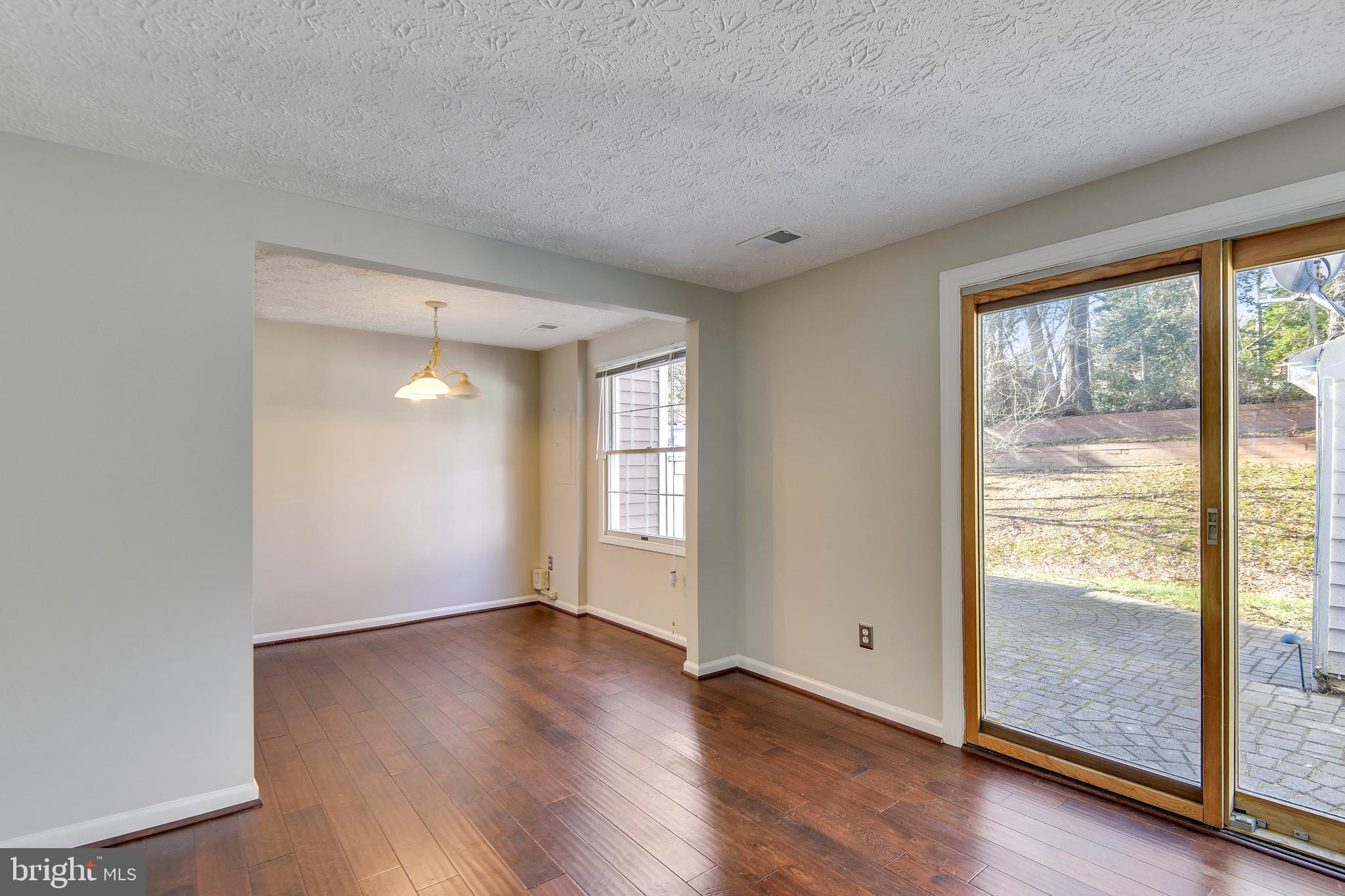 1531 Poplar Grove Drive Reston, VA 20194 - Photo 13 of 36