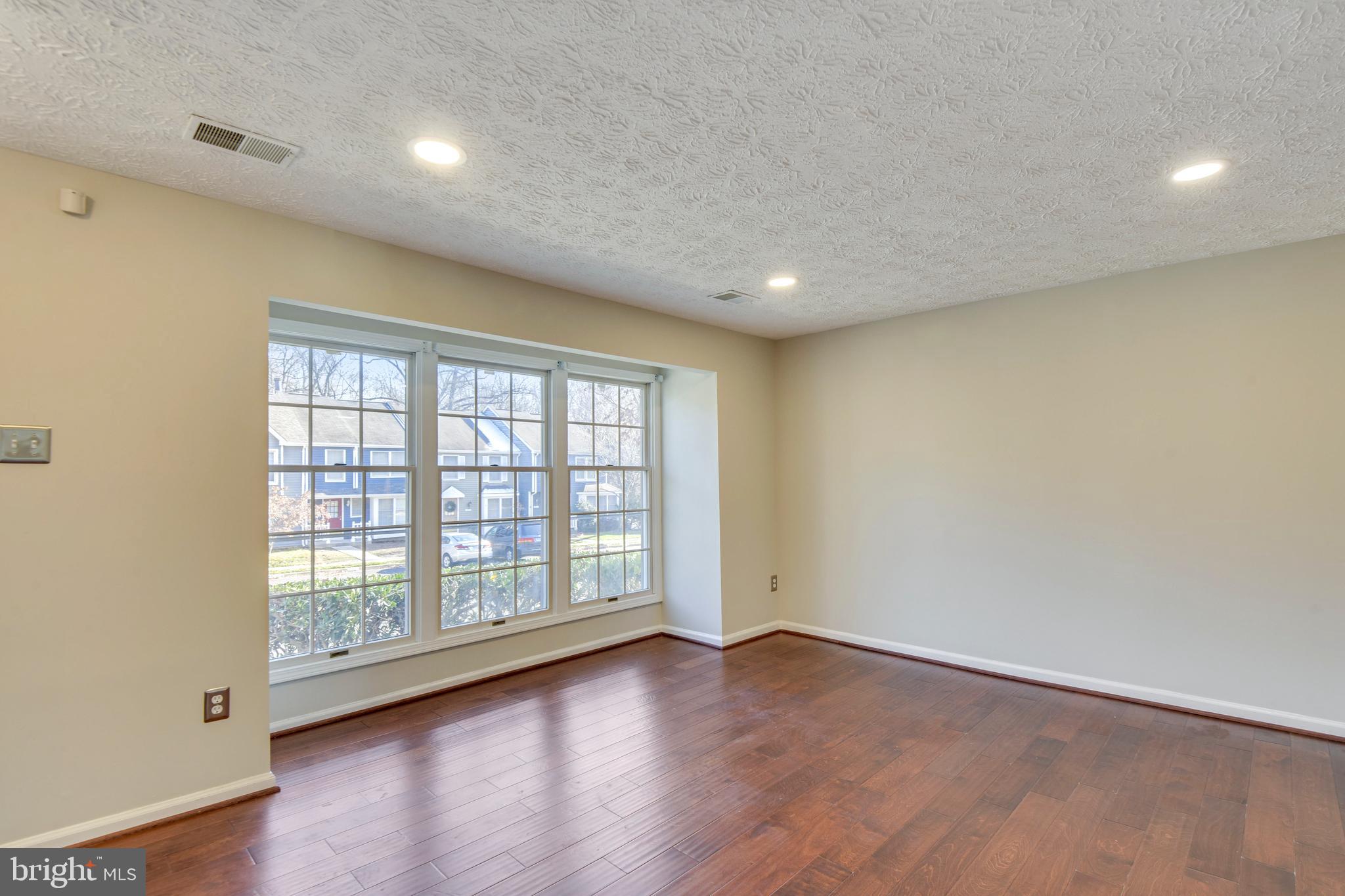 1531 Poplar Grove Drive Reston, VA 20194 - Photo 4 of 36 Recessed lighting in family room
