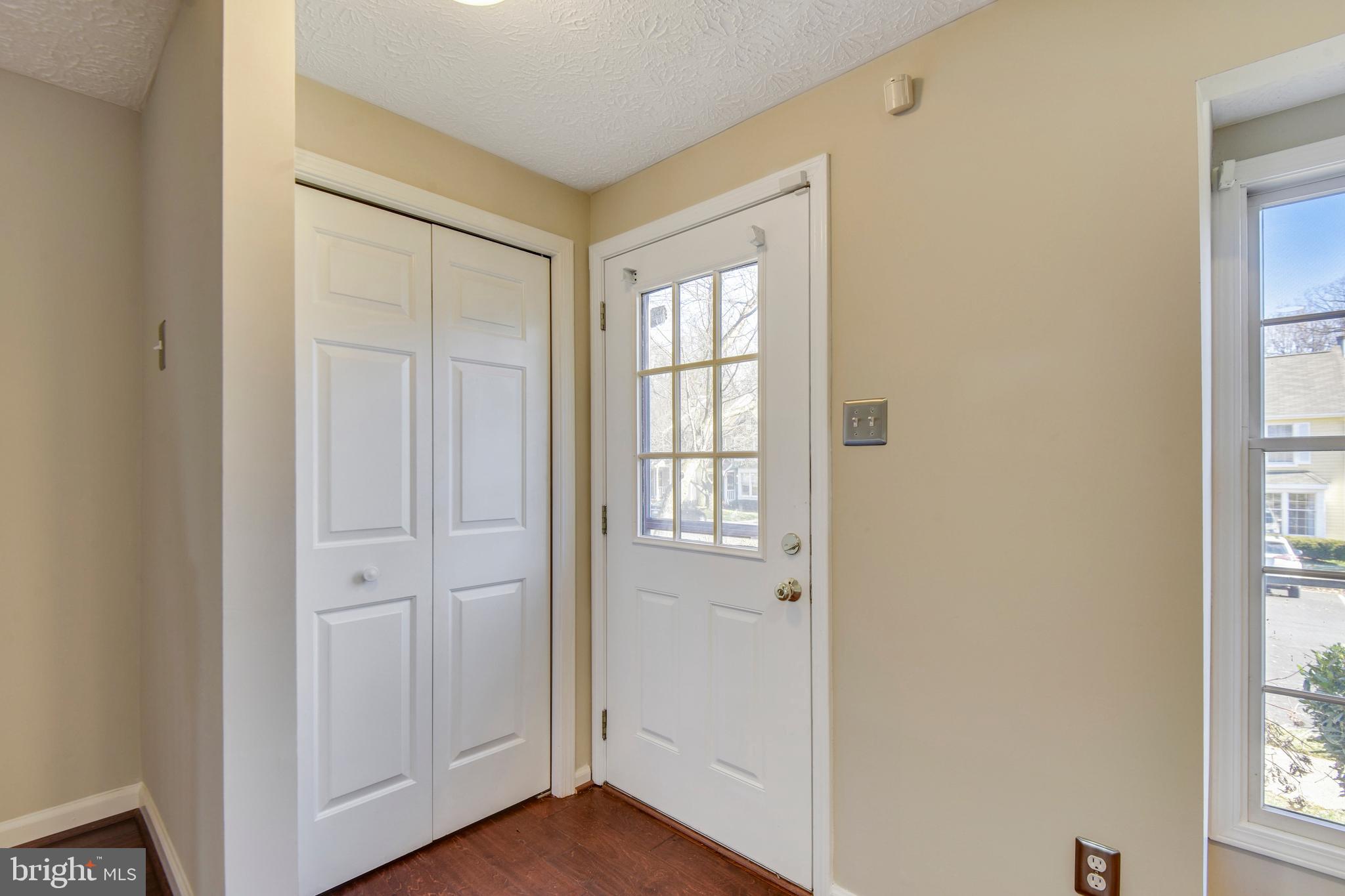 1531 Poplar Grove Drive Reston, VA 20194 - Photo 5 of 36