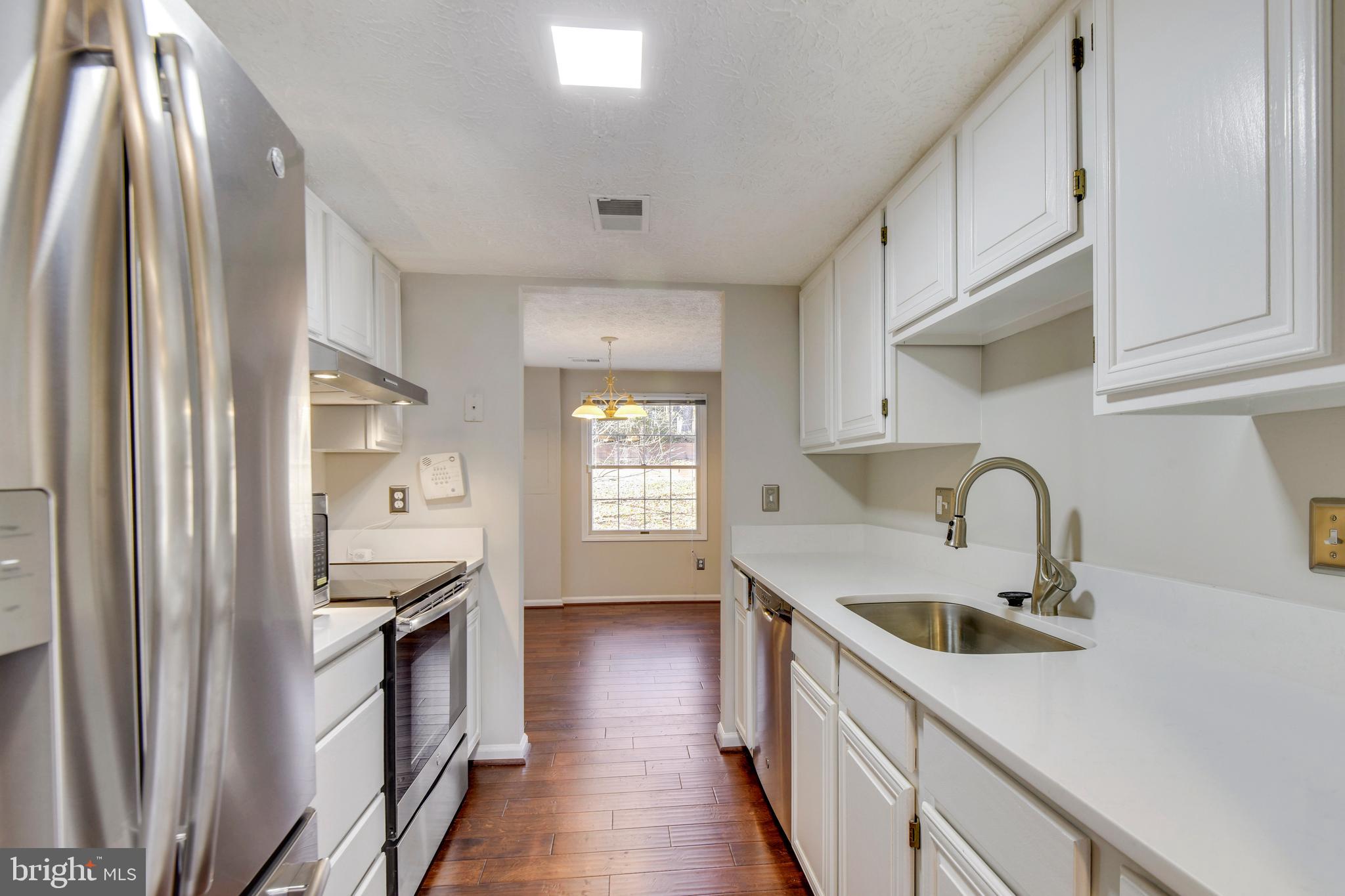 1531 Poplar Grove Drive Reston, VA 20194 - Photo 8 of 36 Newly renovated kitchen
