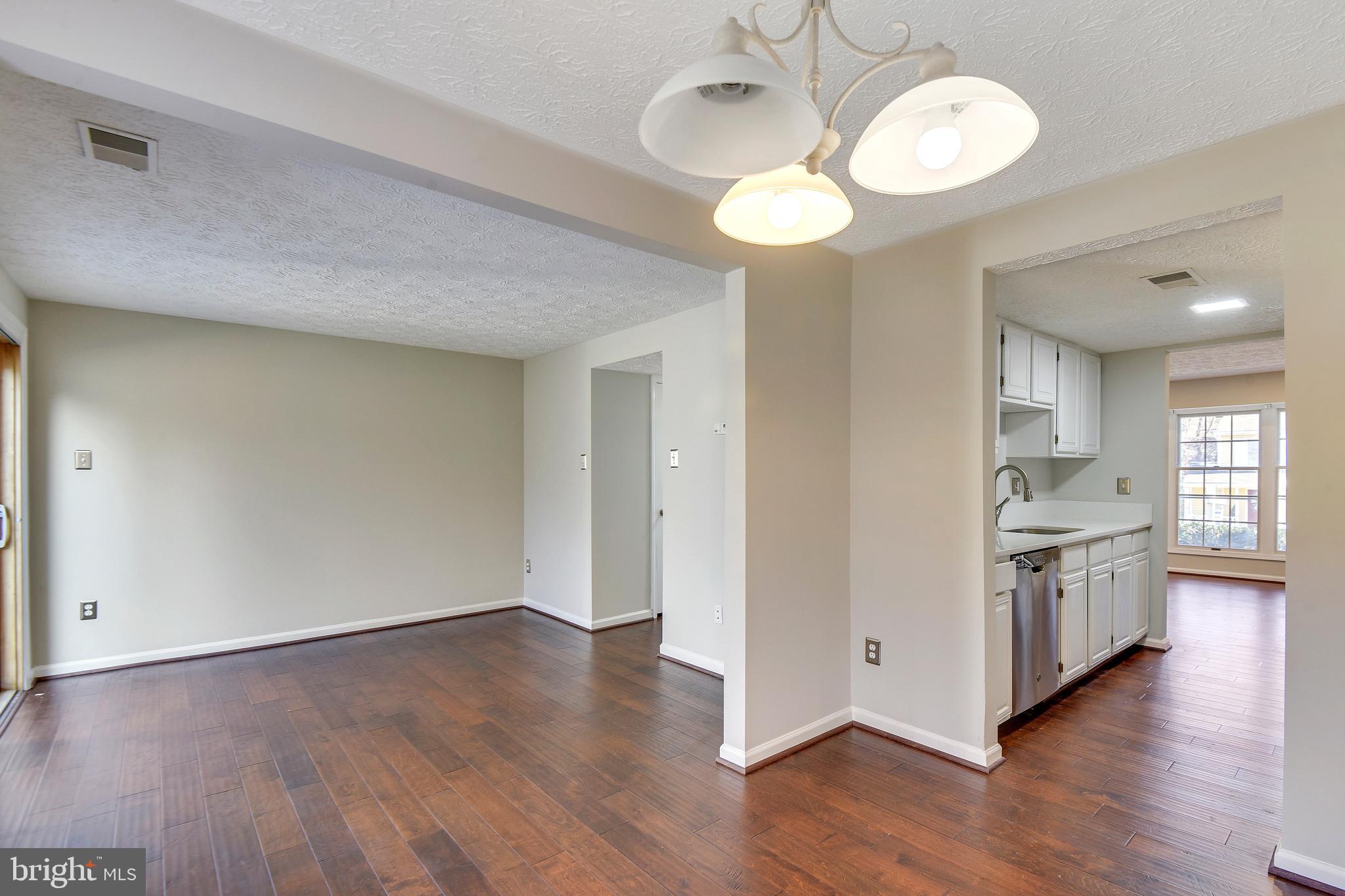 1531 Poplar Grove Drive Reston, VA 20194 - Photo 9 of 36 Dining room
