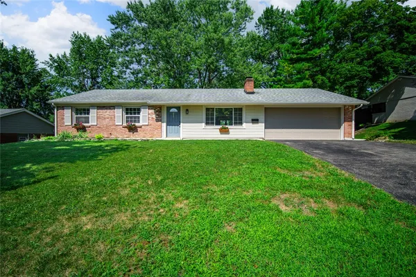 $299,900 | 275 Tuxworth Road, Centerville, OH 45458