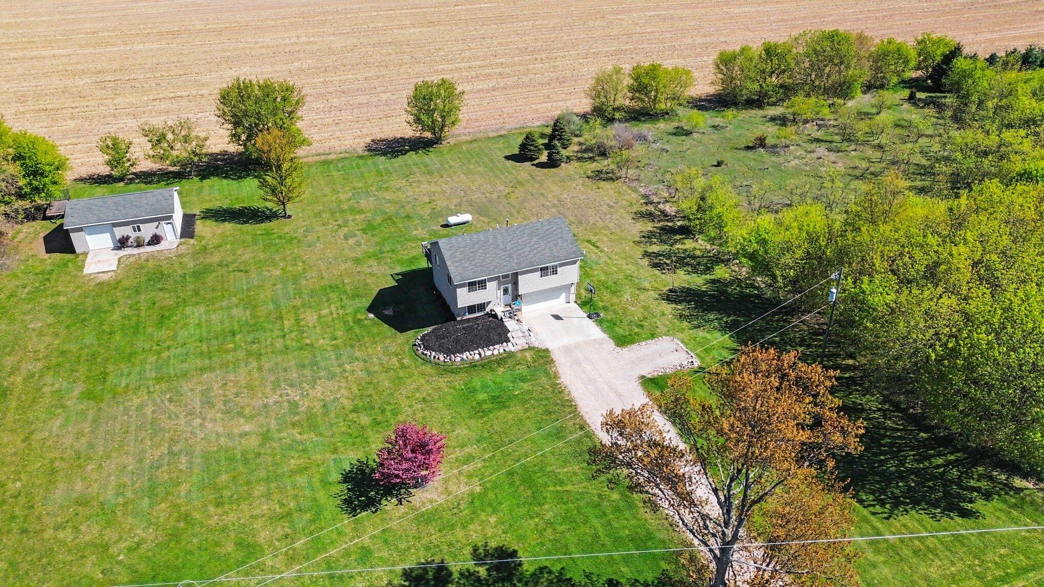 7864 County Farm Road Greenville, MI 48838 - Photo 4 of 32 003_file_7663