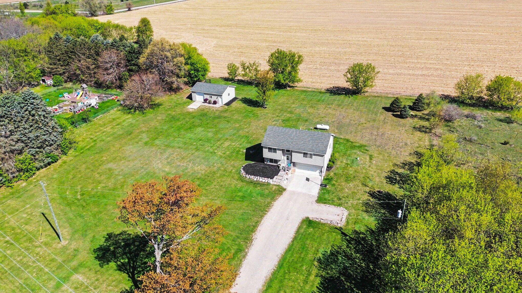 7864 County Farm Road Greenville, MI 48838 - Photo 5 of 32 004_file_9731