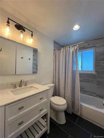 $1,975 | 2086 South Pearl Street, Denver, CO 80210