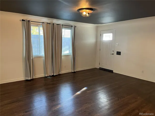 $1,975 | 2086 South Pearl Street, Denver, CO 80210