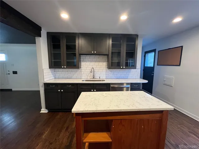 $1,975 | 2086 South Pearl Street, Denver, CO 80210