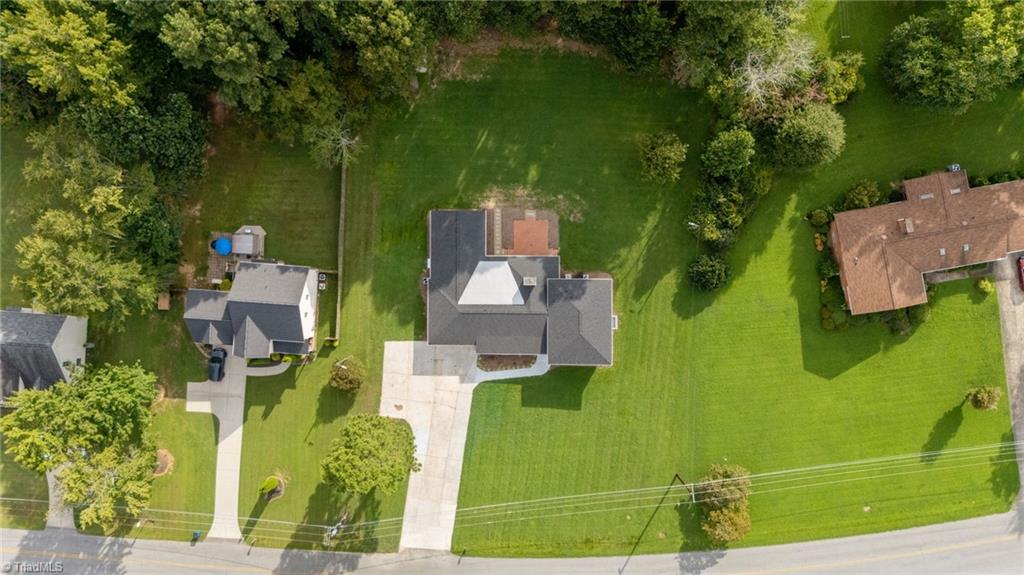 1412 Youngs Mill Road Greensboro, NC 27406 - Photo 4 of 50