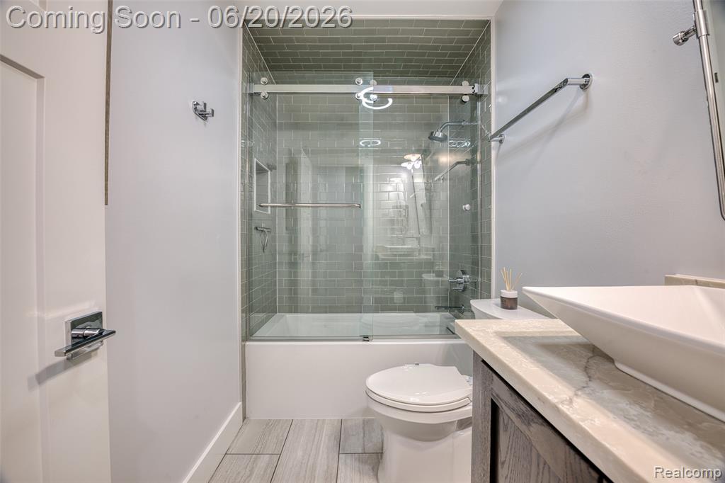 5901 Ford Road Commerce Township, MI 48382 - Photo 13 of 48