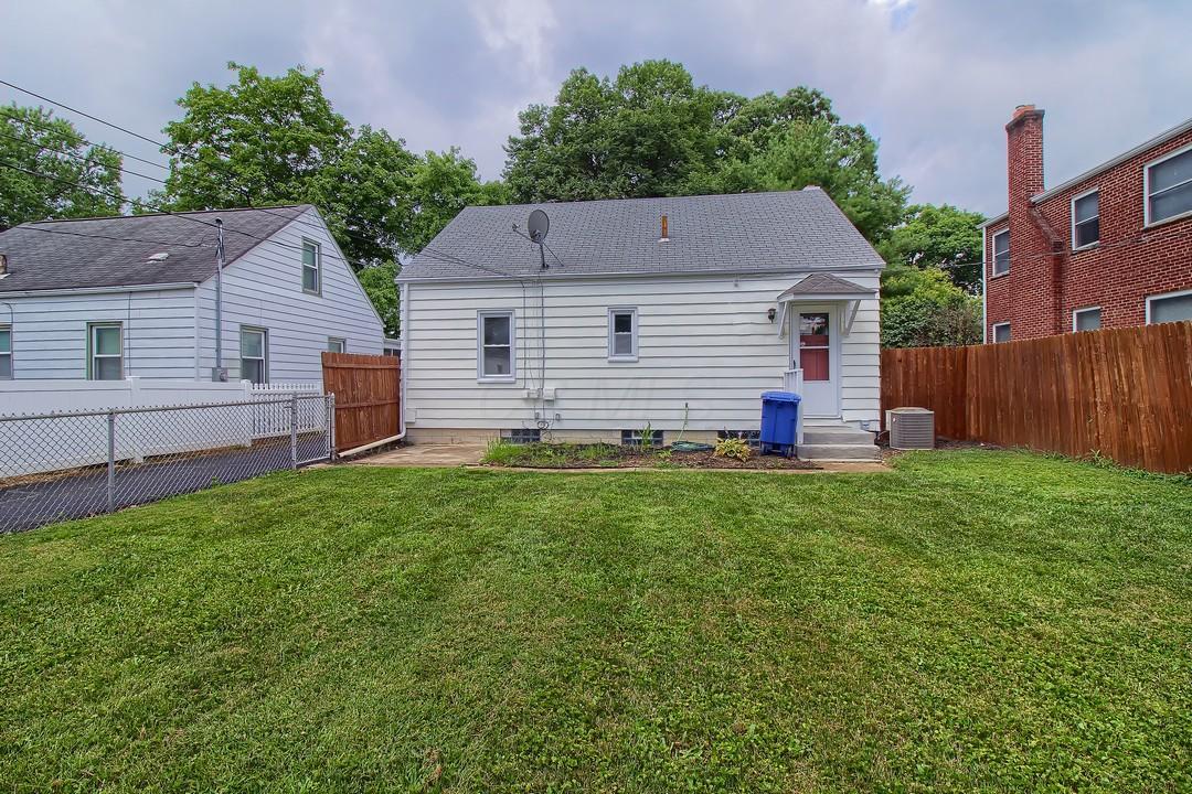 942 Kenwick Road Columbus, OH 43209 - Photo 26 of 27 Back of House
