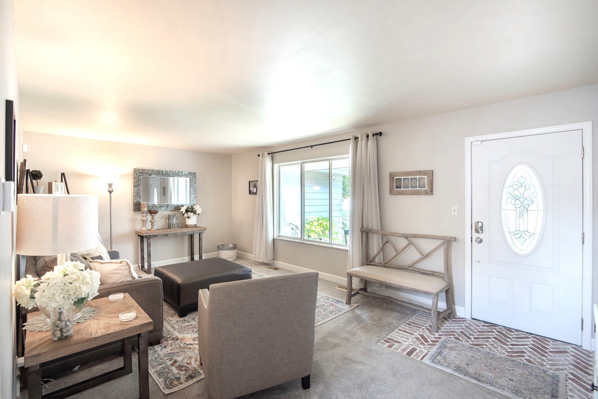 617 West Pierson Road Flushing, MI 48433 - Photo 5 of 27 50083624-4.JPG