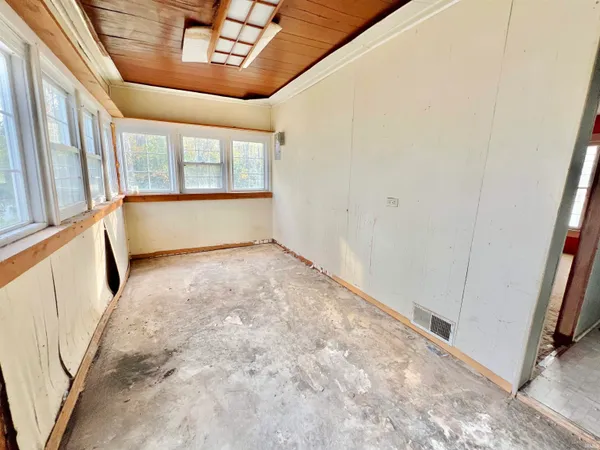 $49,900 | 10170 West 565 South, Owensville, IN 47665