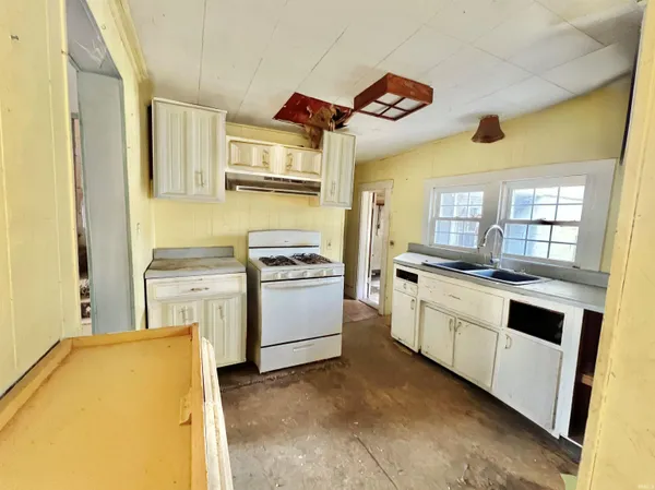 $49,900 | 10170 West 565 South, Owensville, IN 47665