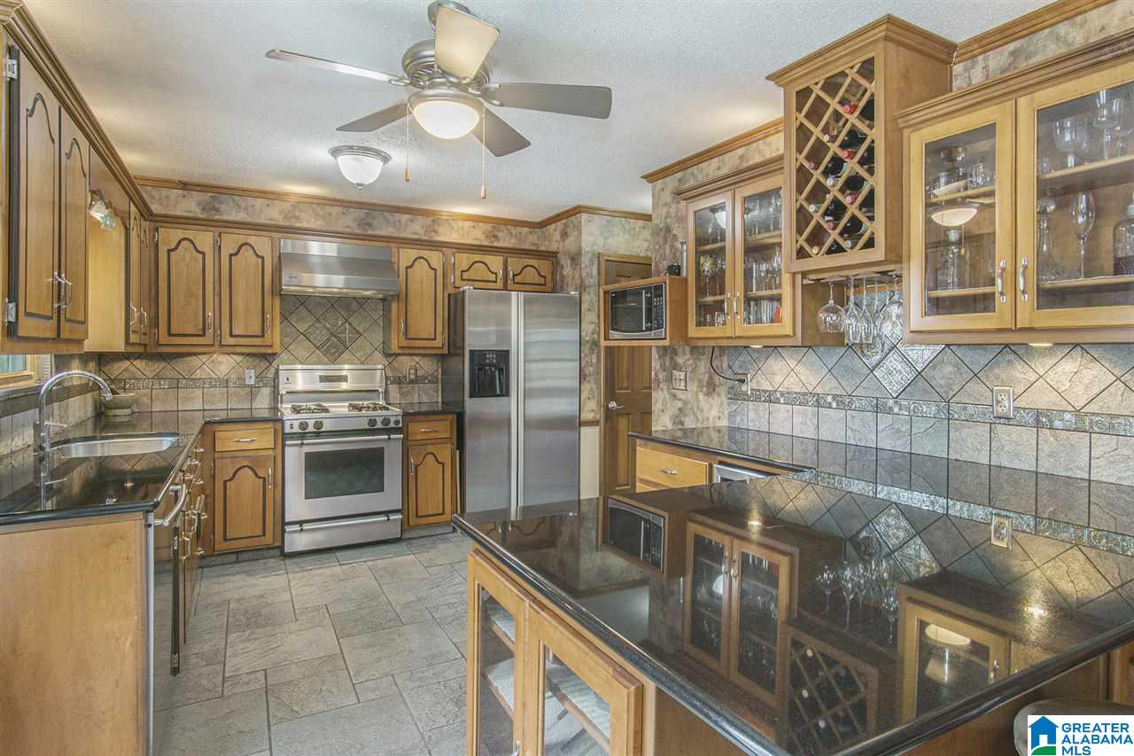 100 Anchor Circle Alabaster, AL 35007 - Photo 9 of 36