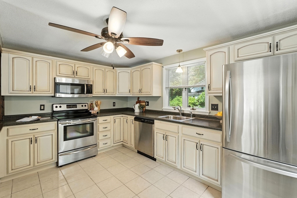293 Laurelton Street Springfield, MA 01109 - Photo 19 of 40 Gallery Image 19