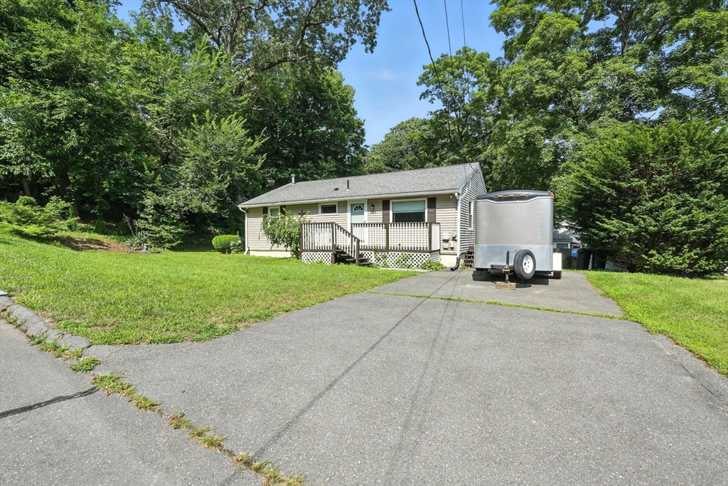 293 Laurelton Street Springfield, MA 01109 - Photo 10 of 40 Gallery Image 10