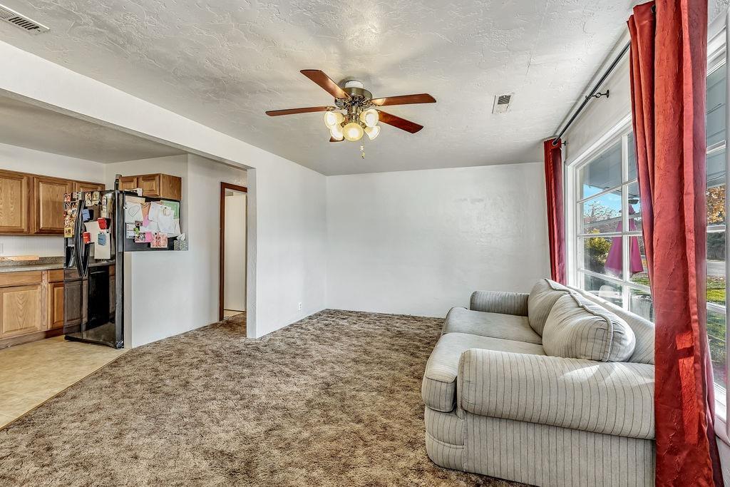 208 Jason Street Eagle Point, OR 97524 - Photo 8 of 17 Additional Photo