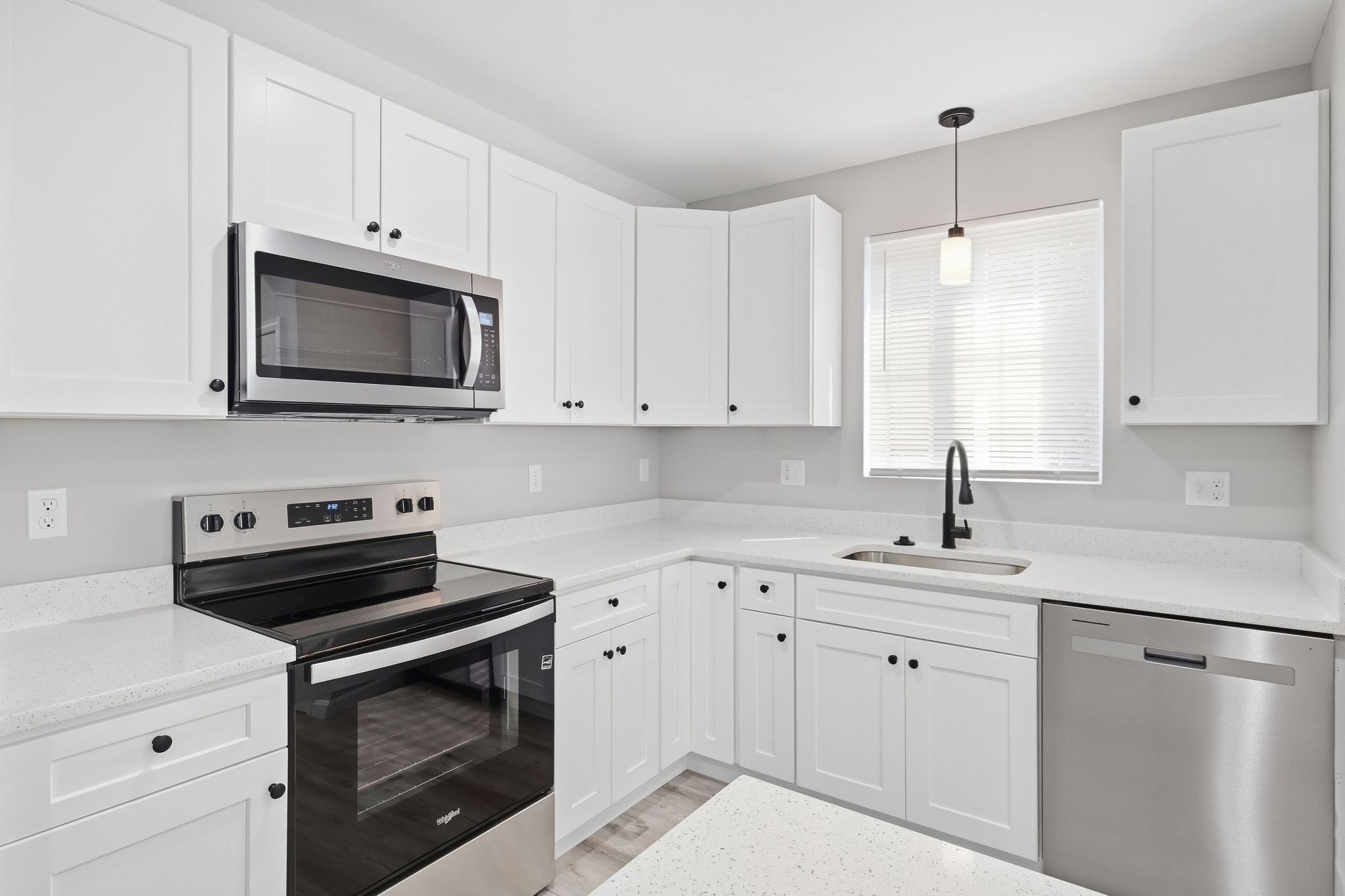 61 Parker Street, Unit 2 Springfield, MA 01151 - Photo 4 of 23 Gallery Image 4