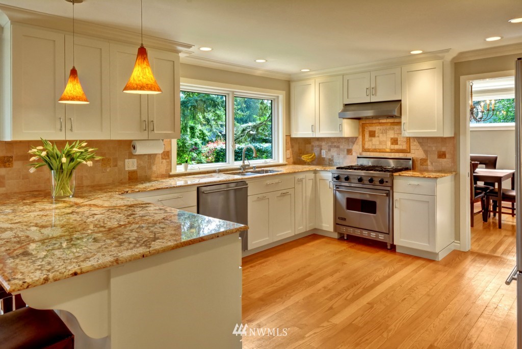 2240 Evergreen Point Road Medina, WA 98039 - Photo 5 of 20