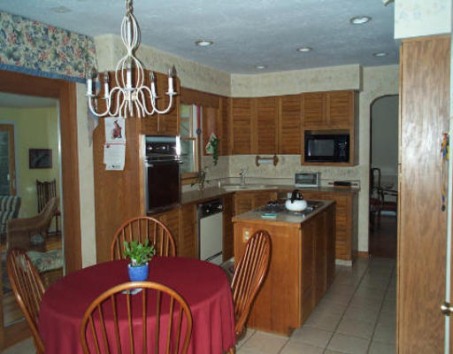 80 Whittemore Road Sturbridge, MA 01566 - Photo 4 of 6 Gallery Image 4