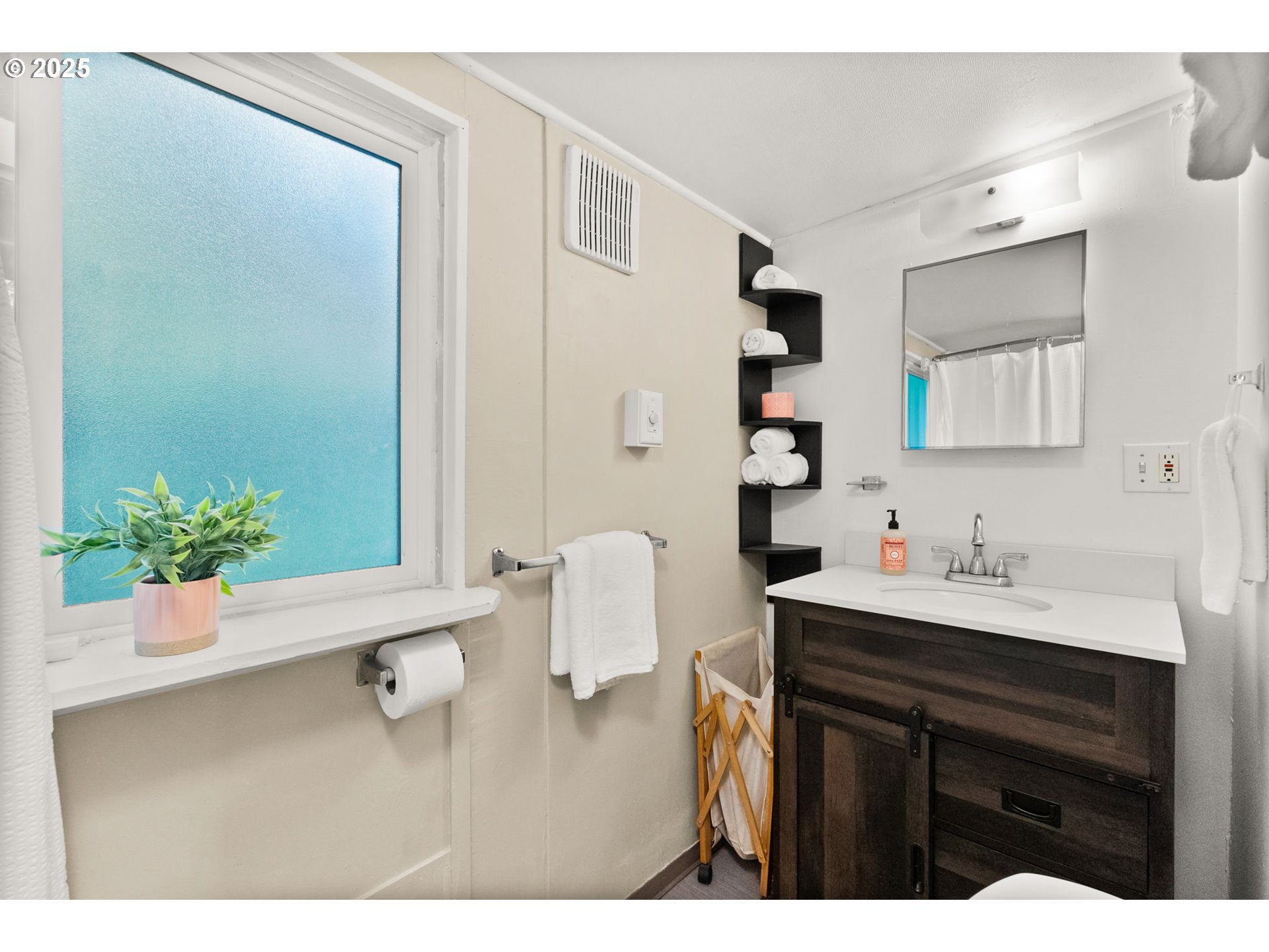 1933 East 28th Avenue Eugene, OR 97403 - Photo 19 of 35