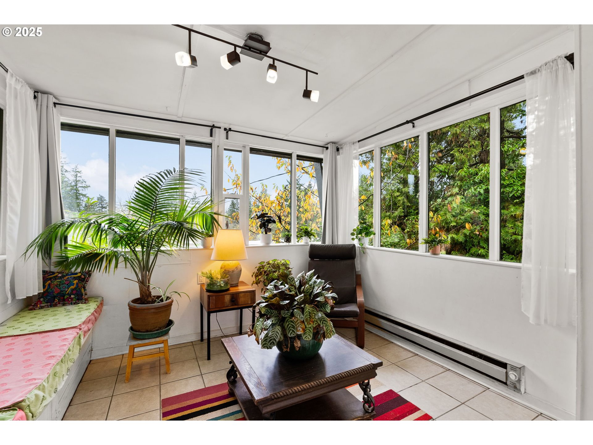 1933 East 28th Avenue Eugene, OR 97403 - Photo 2 of 35