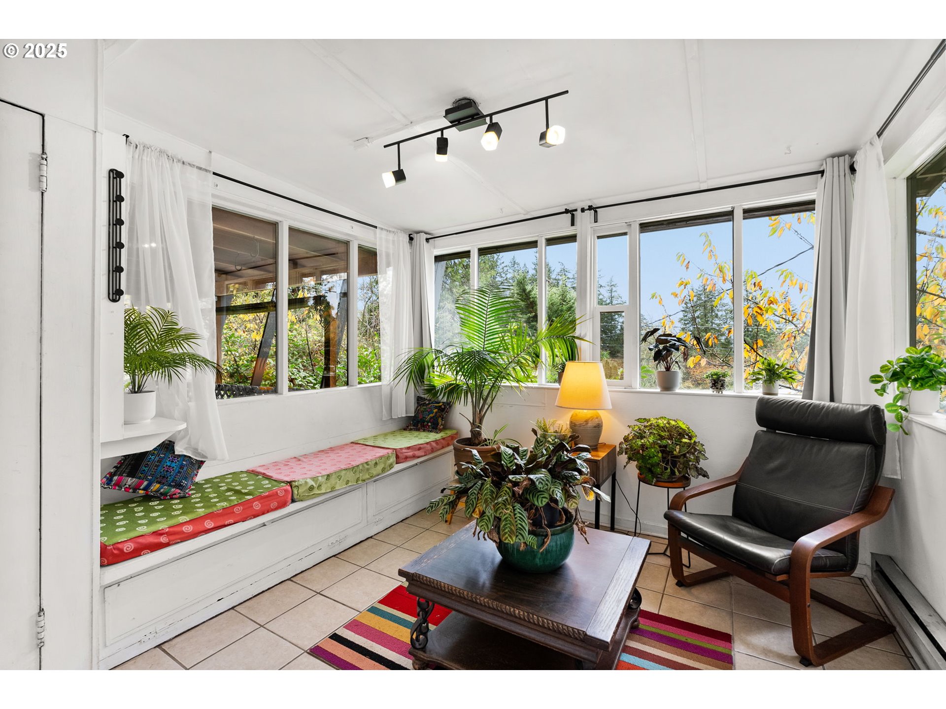 1933 East 28th Avenue Eugene, OR 97403 - Photo 3 of 35