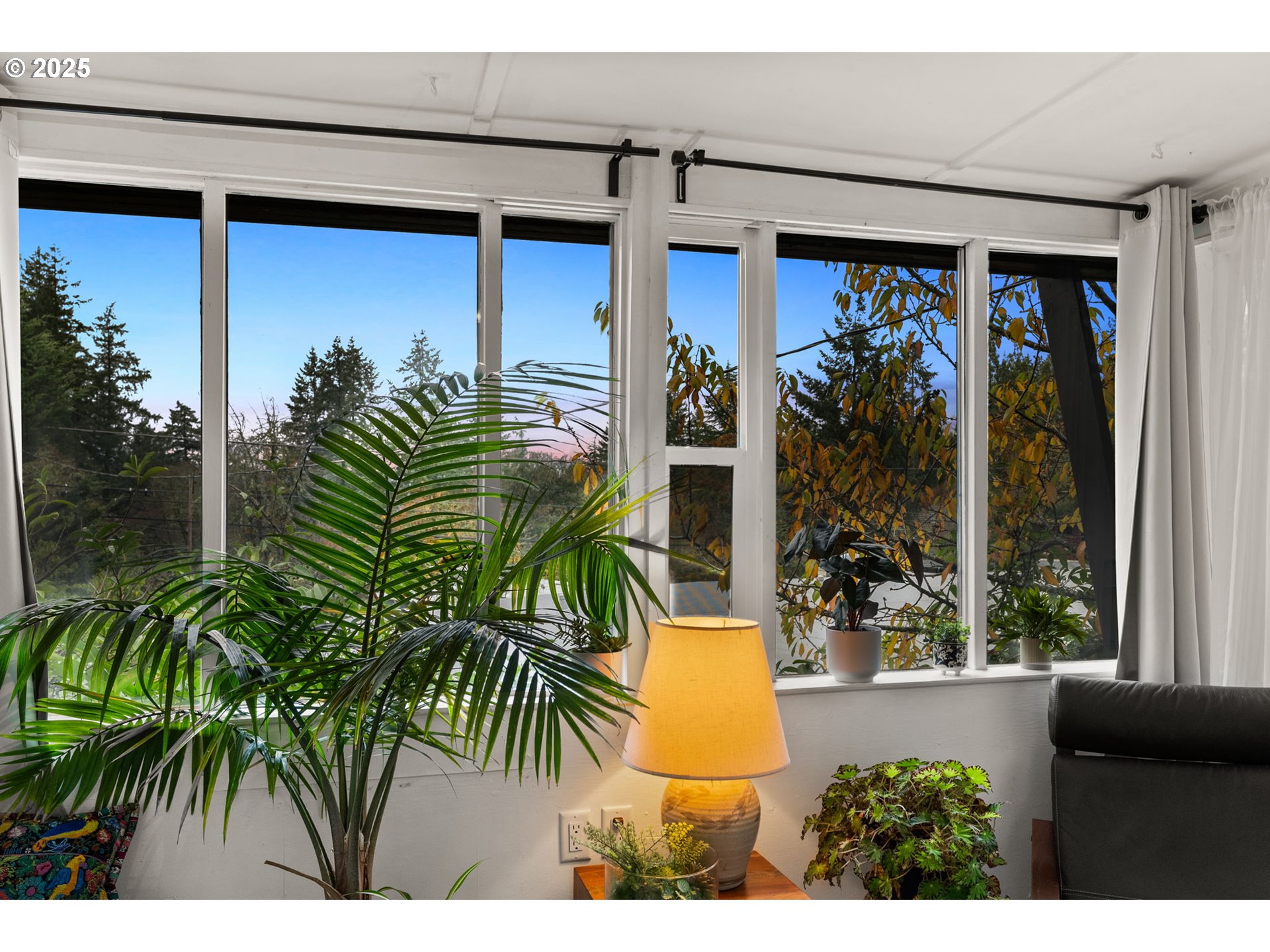 1933 East 28th Avenue Eugene, OR 97403 - Photo 4 of 35