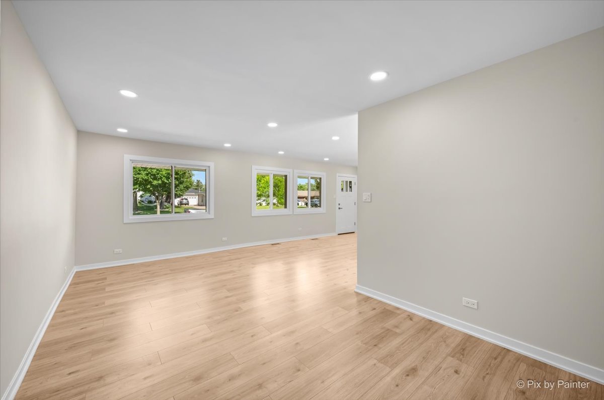 1420 Cooper Road Hoffman Estates, IL 60169 - Photo 15 of 33