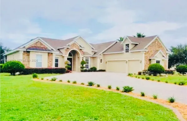 $779,000 | 330 Glen Club Drive, DeBary, FL 32713