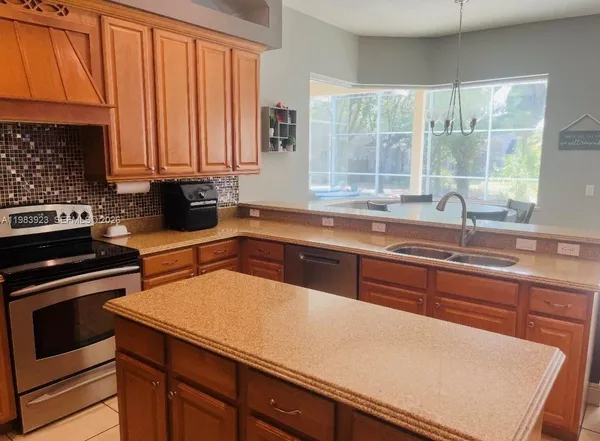 $795,000 | 330 Glen Club Drive, DeBary, FL 32713
