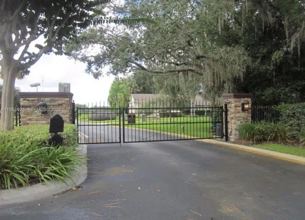 $795,000 | 330 Glen Club Drive, DeBary, FL 32713