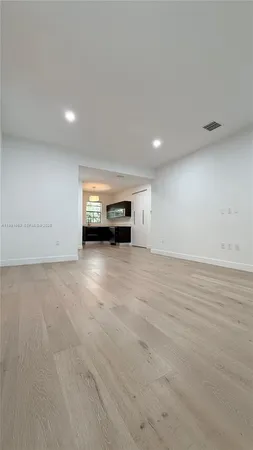 $2,950 | 2031 Meridian Avenue, Unit 5, Miami Beach, FL 33139
