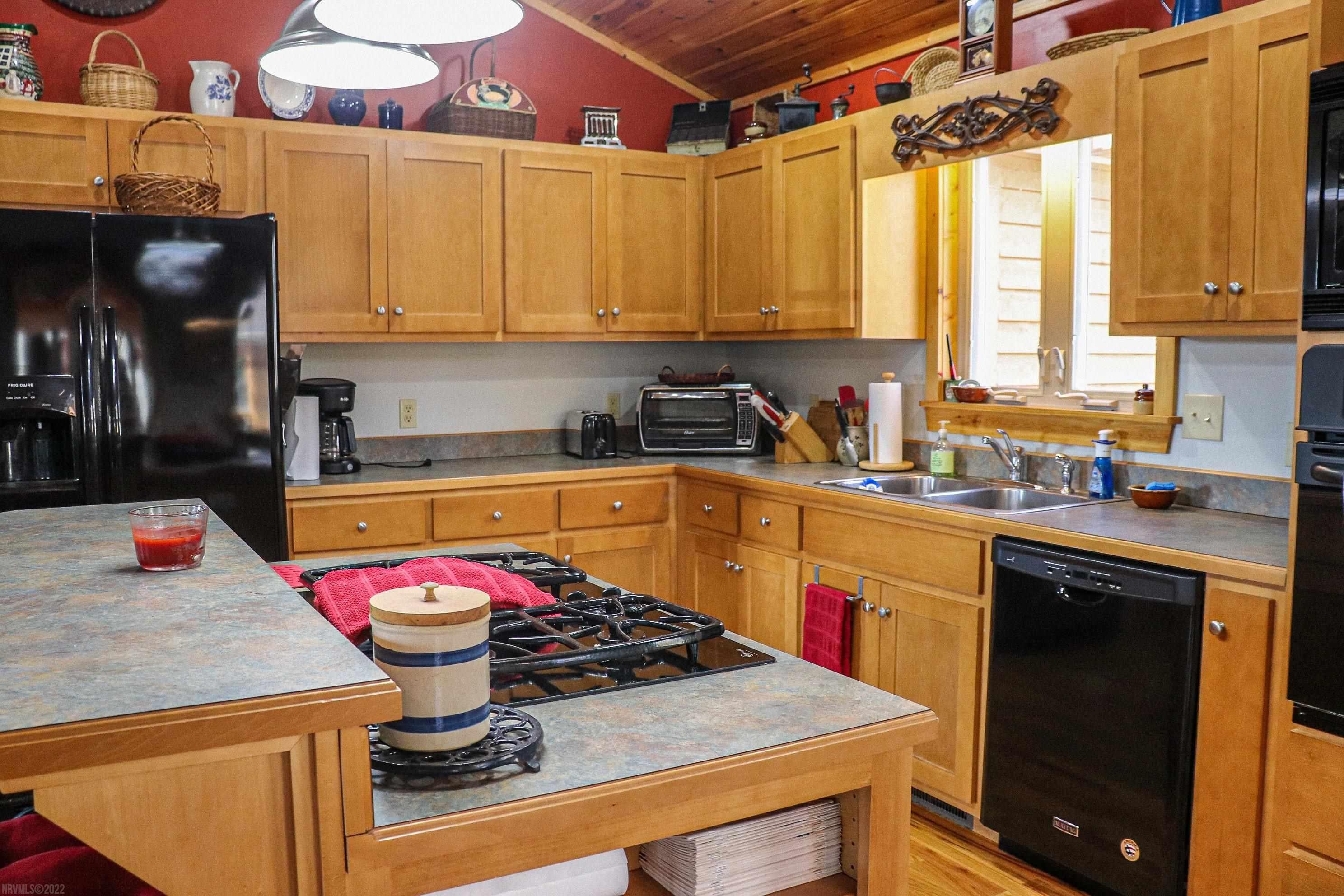 217 Cannadays Gap Road Southeast Floyd, VA 24091 - Photo 10 of 41 Gallery Image 10