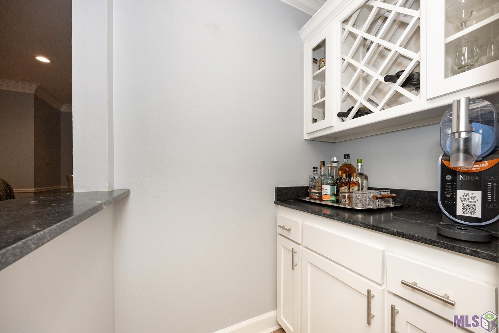 6046 Hagerstown Drive Baton Rouge, LA 70817 - Photo 15 of 35 Wet Bar