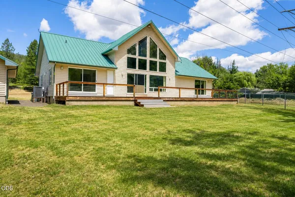 $725,000 | 26268 Highway 62, Trail, OR 97541