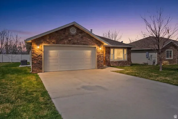 $387,000 | 285 West 60 South, Hyde Park, UT 84318
