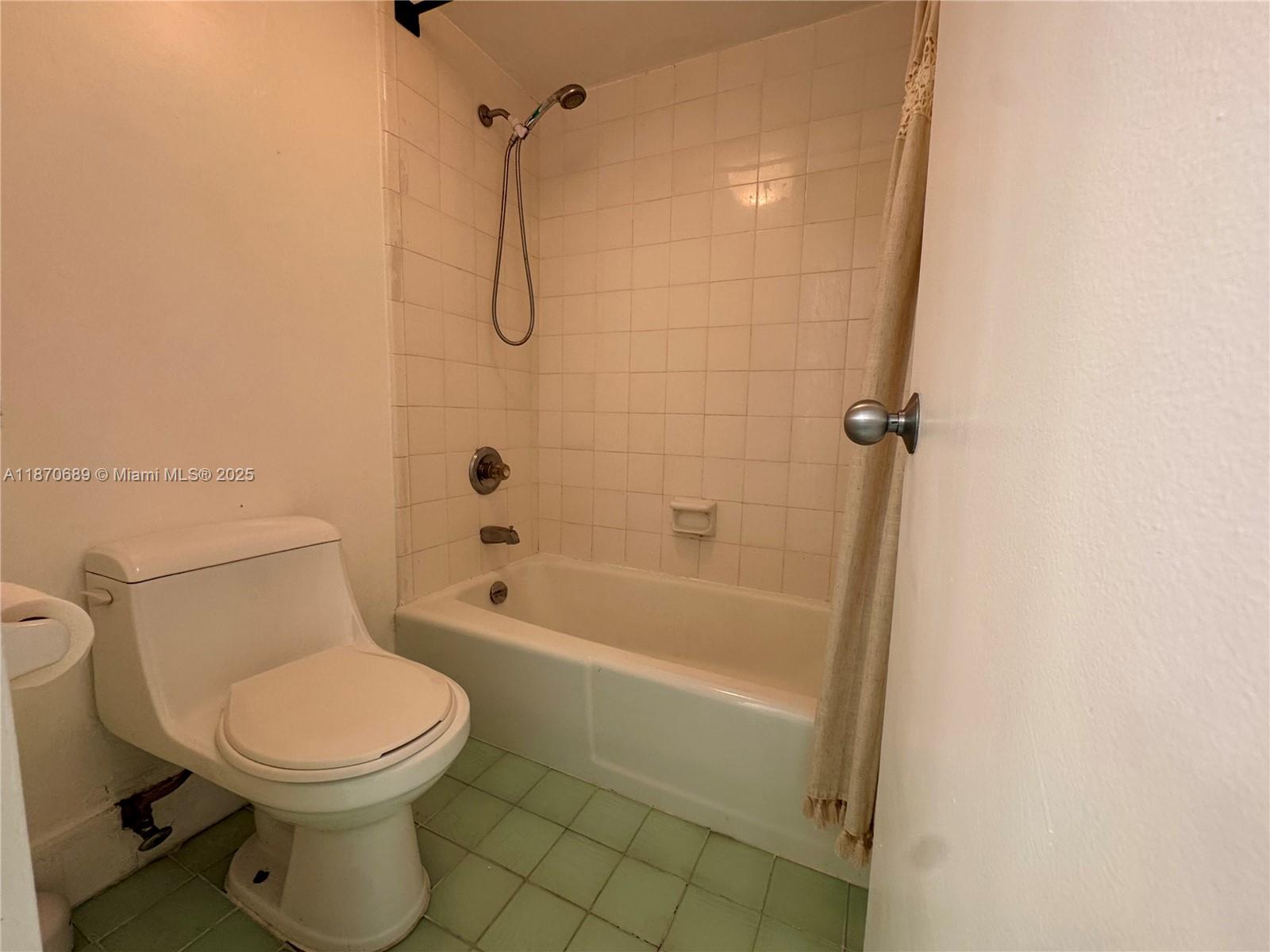 2899 Collins Avenue, Unit 1526 Miami Beach, FL 33140 - Photo 9 of 30