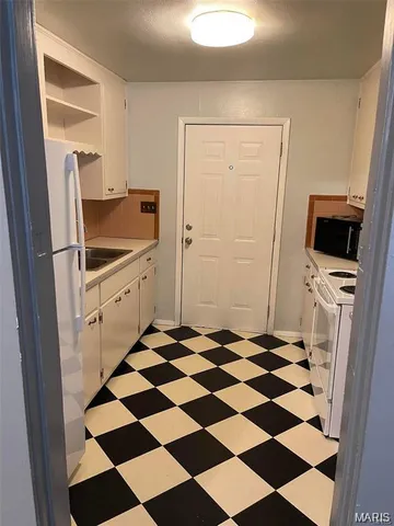 $185,000 | 3709 West Main Street, Belleville, IL 62226