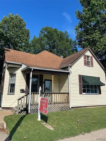$185,000 | 3709 West Main Street, Belleville, IL 62226