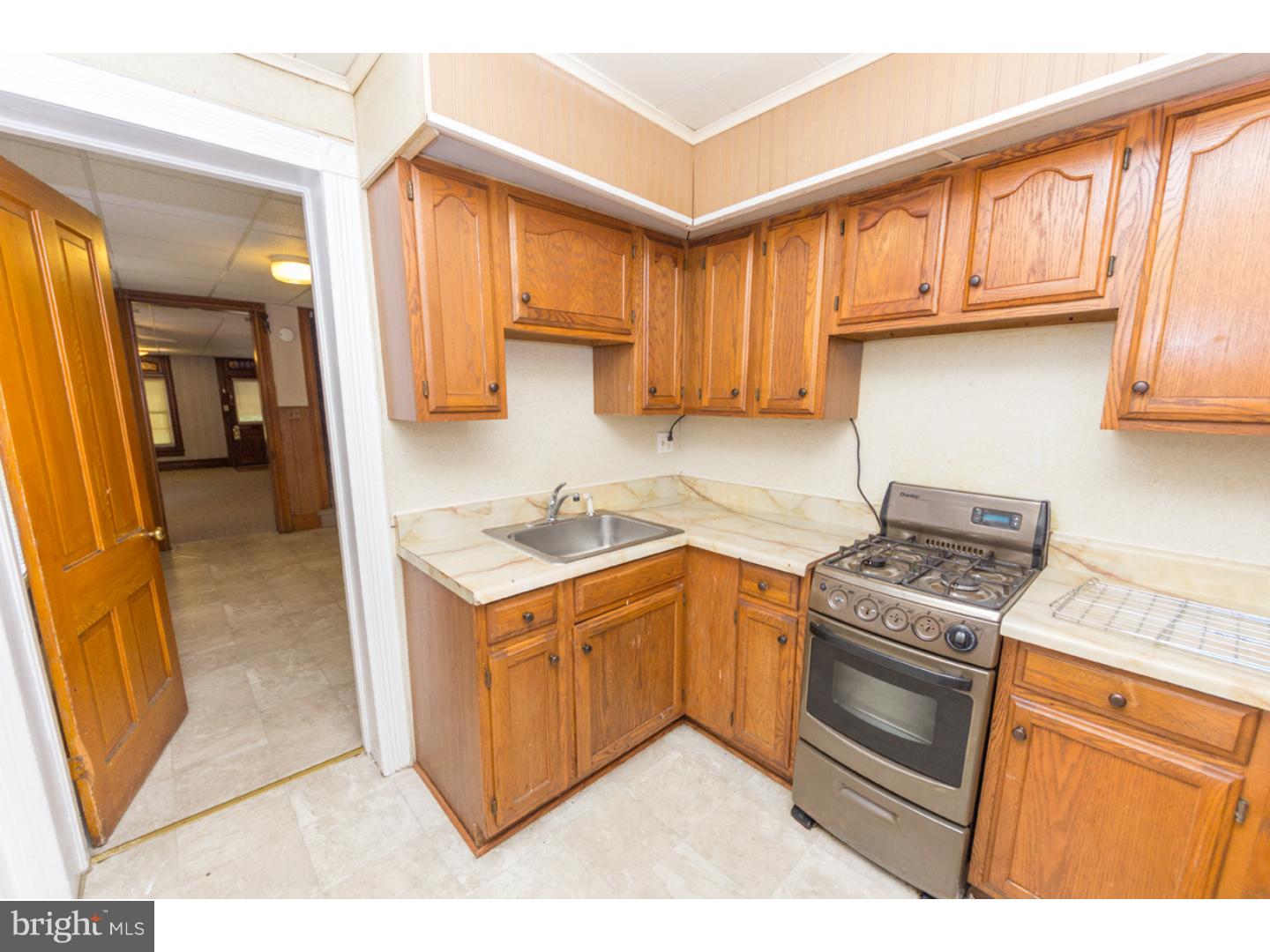 726 Walnut Street Reading, PA 19601 - Photo 5 of 10 Gallery Image 5