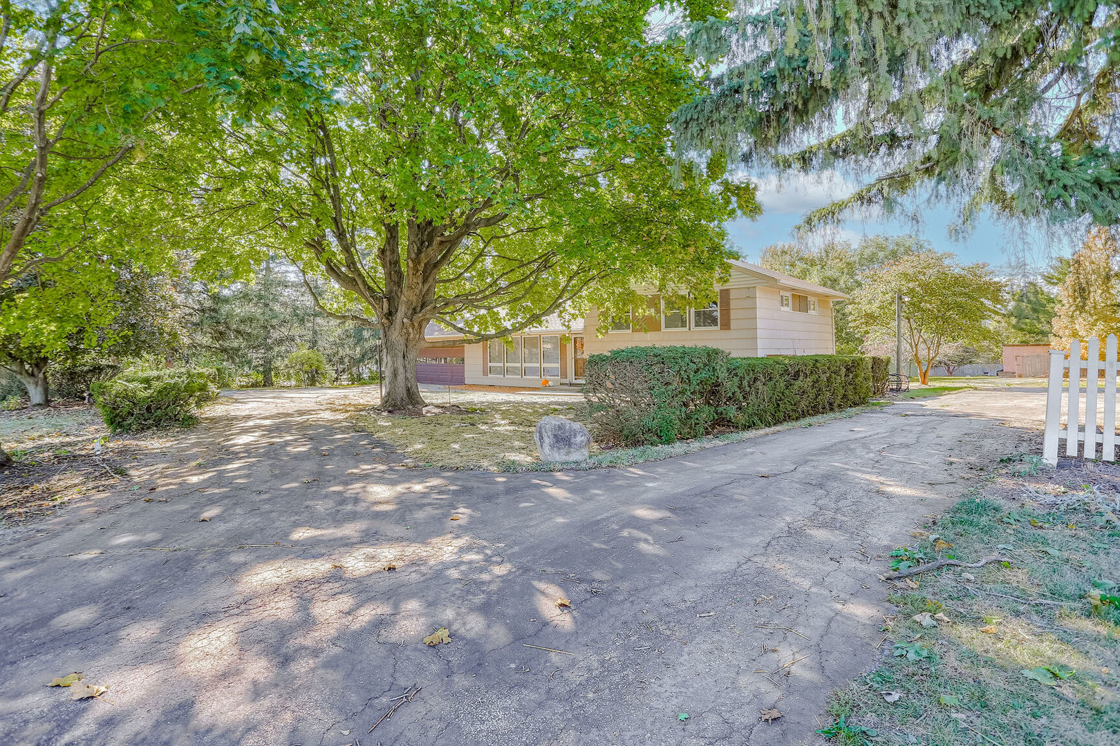 205 South Prairie View Road Mahomet, IL 61853 - Photo 2 of 40 Gallery Image 2