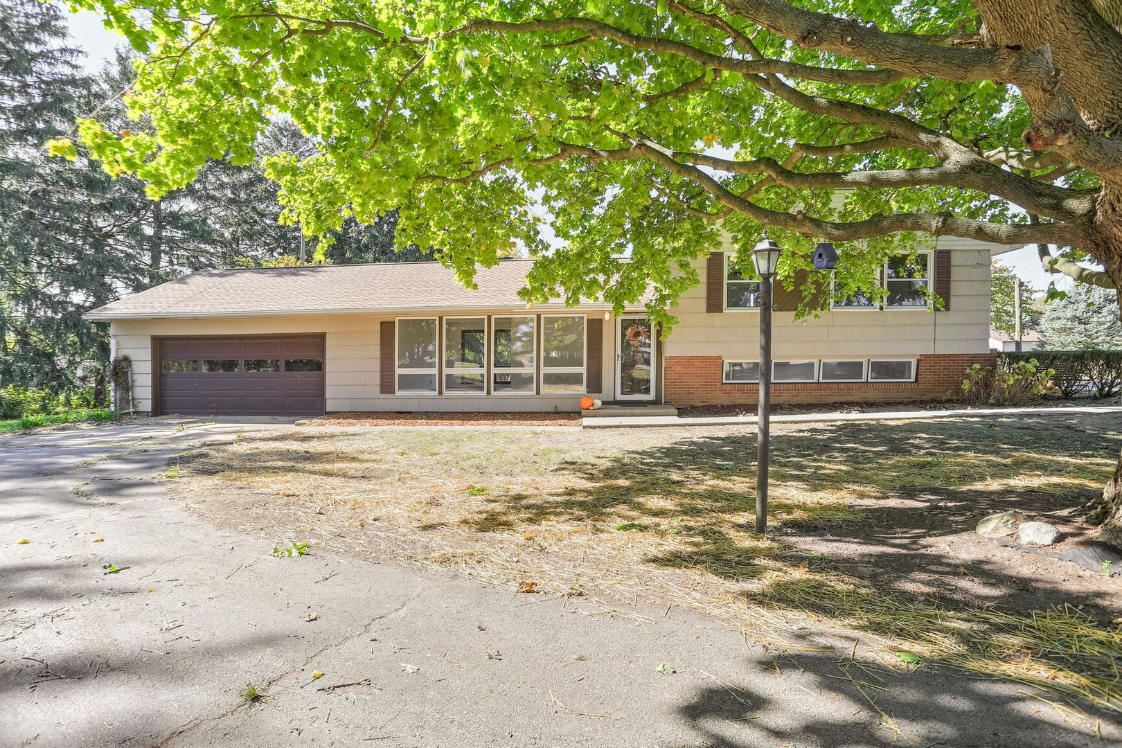 205 South Prairie View Road Mahomet, IL 61853 - Photo 3 of 40 Gallery Image 3
