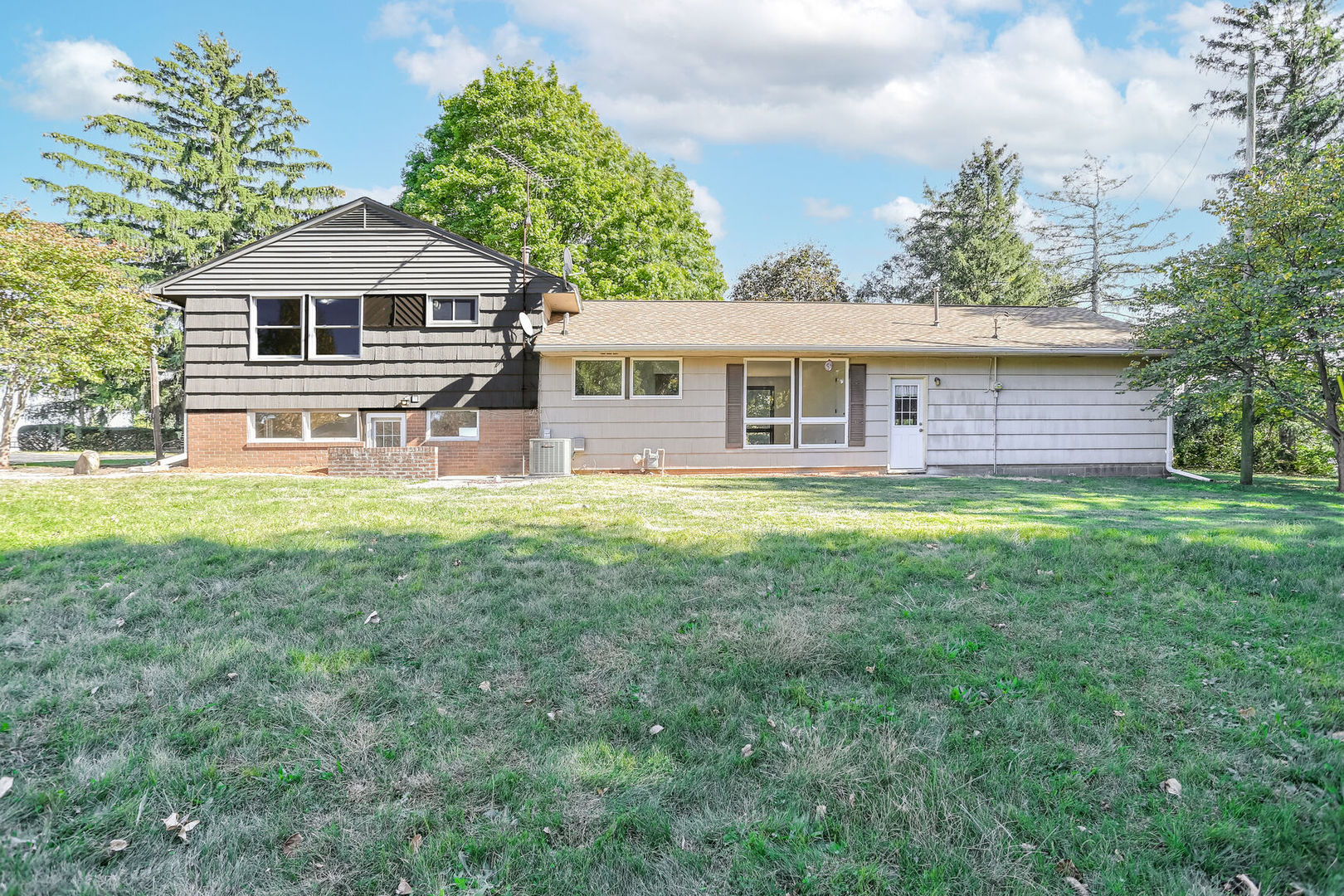 205 South Prairie View Road Mahomet, IL 61853 - Photo 31 of 40 Gallery Image 31