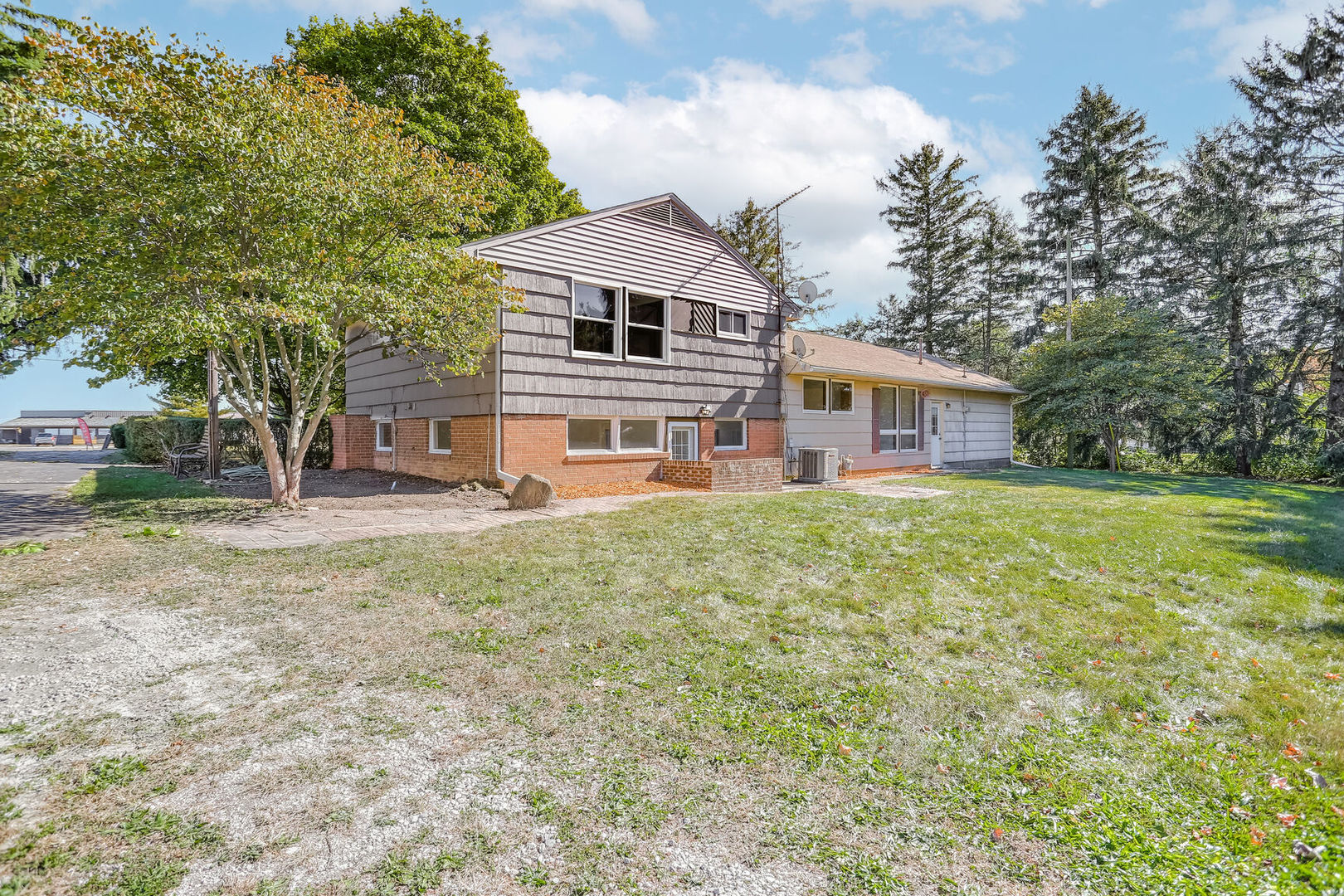 205 South Prairie View Road Mahomet, IL 61853 - Photo 32 of 40 Gallery Image 32