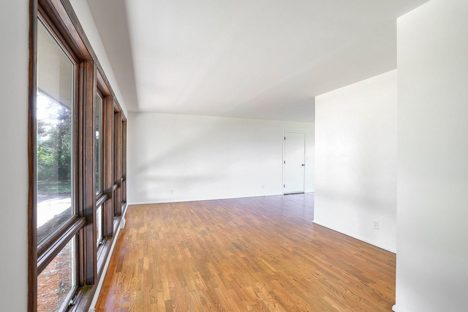 205 South Prairie View Road Mahomet, IL 61853 - Photo 8 of 40 Gallery Image 8